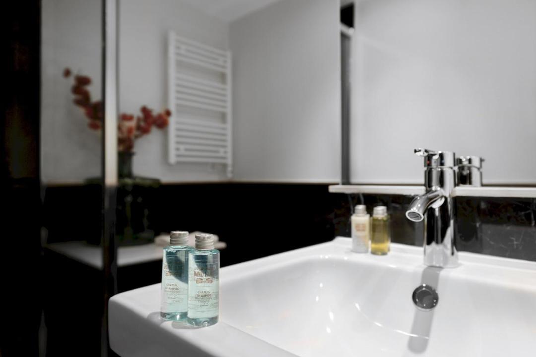 2 Bedrooms 1 Bathroom Furnished - Justicia - Executive Style - Mintystay มาดริด ภายนอก รูปภาพ