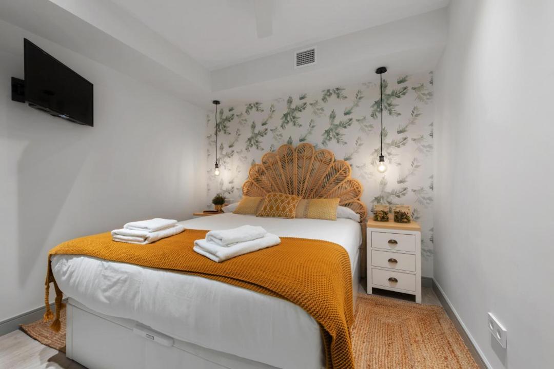 2 Bedrooms 1 Bathroom Furnished - Justicia - Executive Style - Mintystay มาดริด ภายนอก รูปภาพ