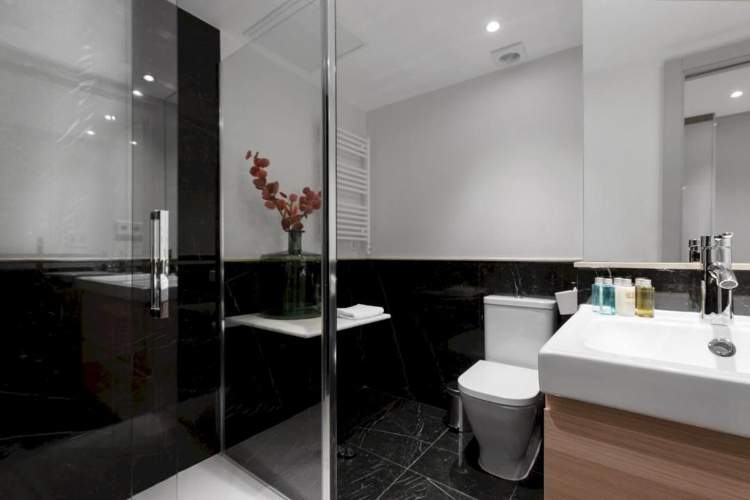 2 Bedrooms 1 Bathroom Furnished - Justicia - Executive Style - Mintystay มาดริด ภายนอก รูปภาพ